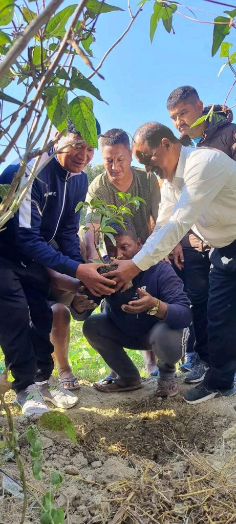 महासचिव विप्लवको आमाकाे स्मृतिमा वृक्षारोपण तथा चित्र-चन्द्र-आशिका स्मृति काेष स्थापना