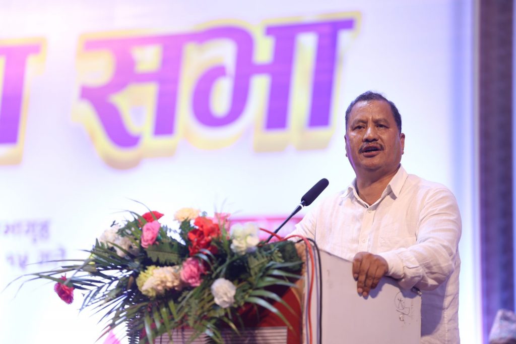 नेकपाका नेताहरु पूर्वतिर, विप्लव पुगे विर्तामोड