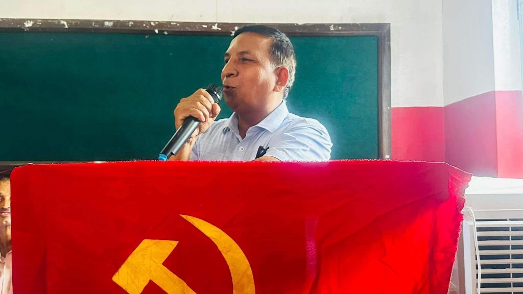 अङ्ग्रेज भारतमा व्यापार गर्न आएर के गर्यो ?