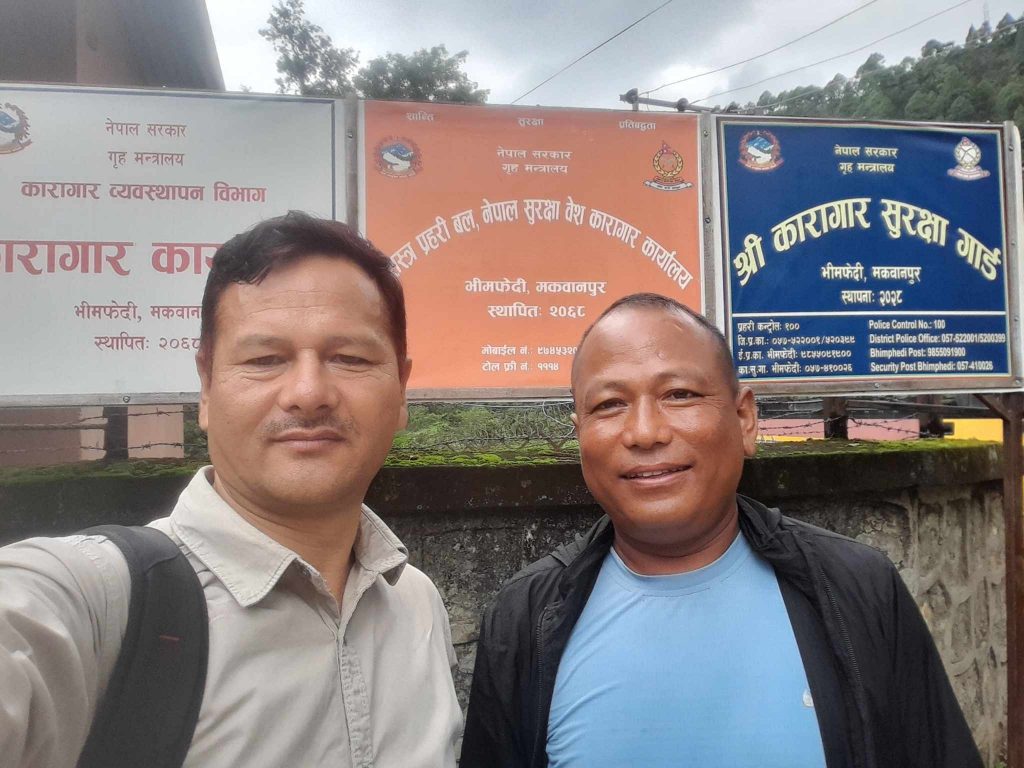 नेकपा नेता भरत सीद्वारा भिमफेदीमा राजबन्दीहरुसँग भेटघाट तथा छलफल