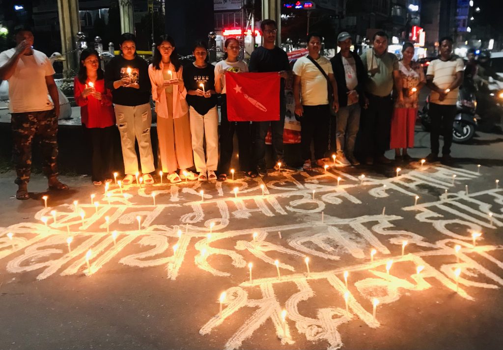 इजरायलमा मारिएका विद्यार्थीको श्रद्धाञ्जलीमा इटहरीमा दीप प्रज्वलन