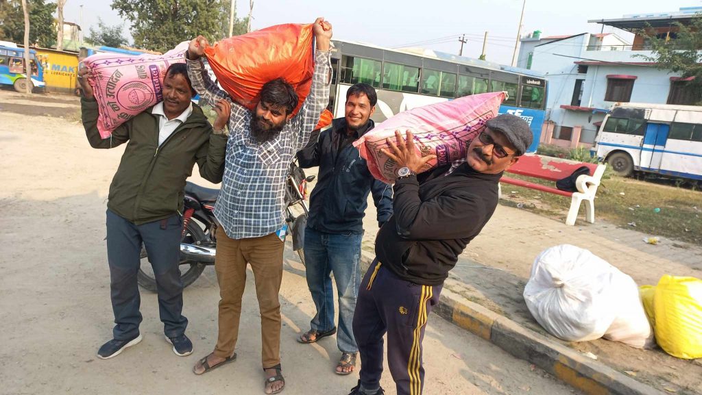 नेकपा बाँकेले भूकम्प पीडितका लागि संकलन गरेको राहत जाजरकोट पठायो