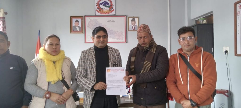 नेपाल कम्युनिष्ट पार्टी सर्लाहीले सरकारलाई बुझायो ज्ञापनपत्र