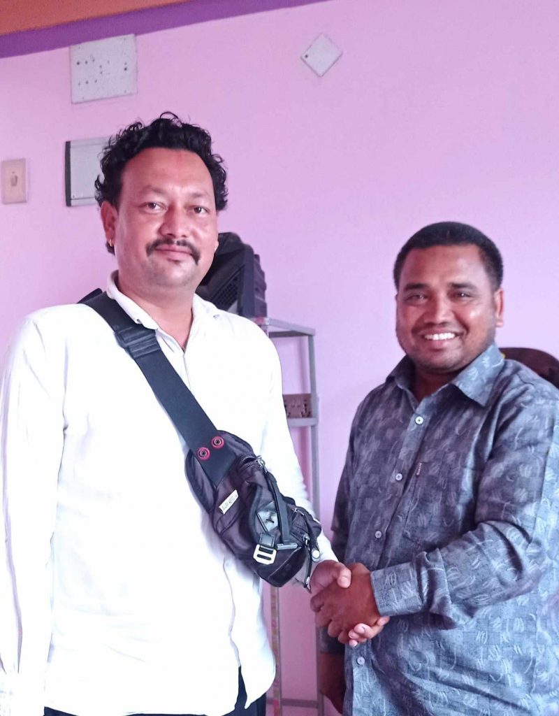 नेपालमा विप्लवको विकल्प नरहेको भन्दै घोराहीका विजयले गरे नेकपा प्रवेश