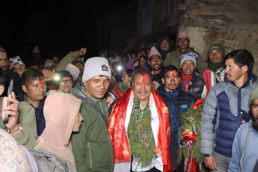 विप्लवलाई जुम्लामा स्थानीयद्वारा भव्य स्वागत