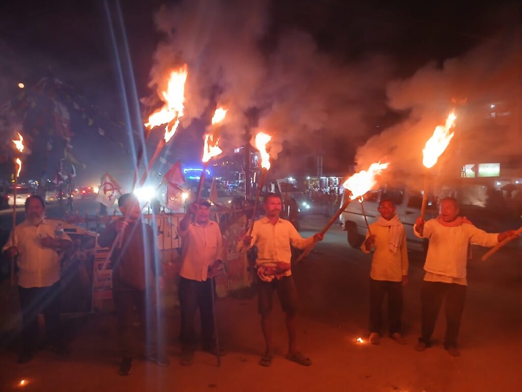 वीरगञ्जमा राजावादीविरुद्ध राँके जुलुस