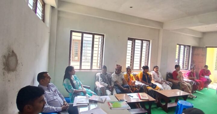 सार्वजनिक शिक्षामा विश्वासको आधार बन्दै, शिक्षक खत्रीले निजि विद्यालयबाट आफ्ना सन्तानलाई गरे सामुदायिकमा भर्ना