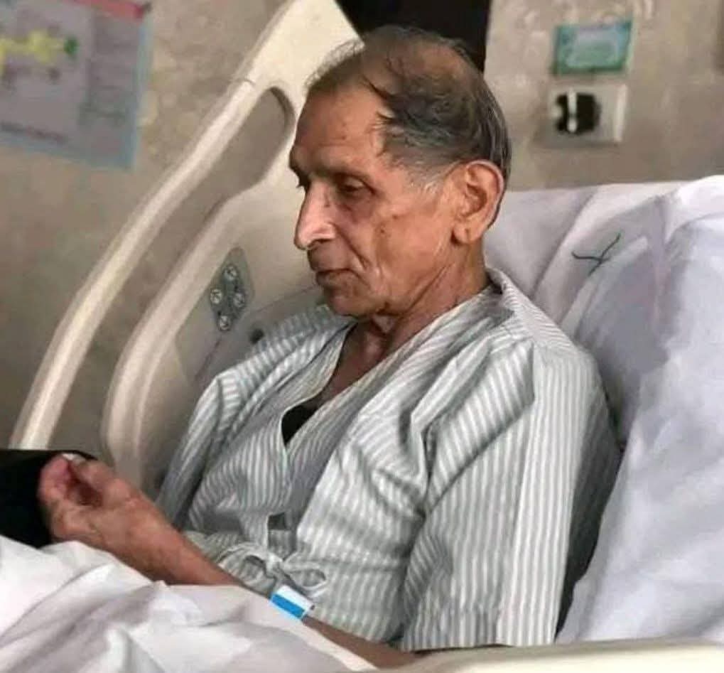 मोहन वैद्य किरण भेट्न नेकपाका नेताहरु अस्पताल पुगे
