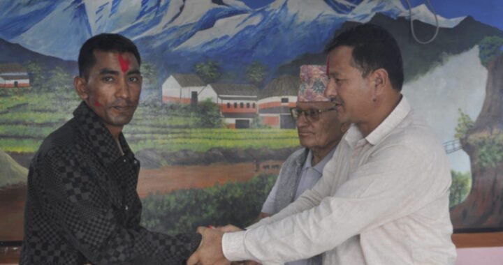 वाईसीएल बाजुराका पूर्व इन्चार्ज नेकपामा प्रवेश, नेता भरत सीले गरे स्वागत