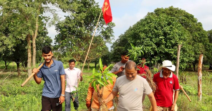 जनमधेस उत्पादन केन्द्रमा विप्लवले रोपे फलफूल
