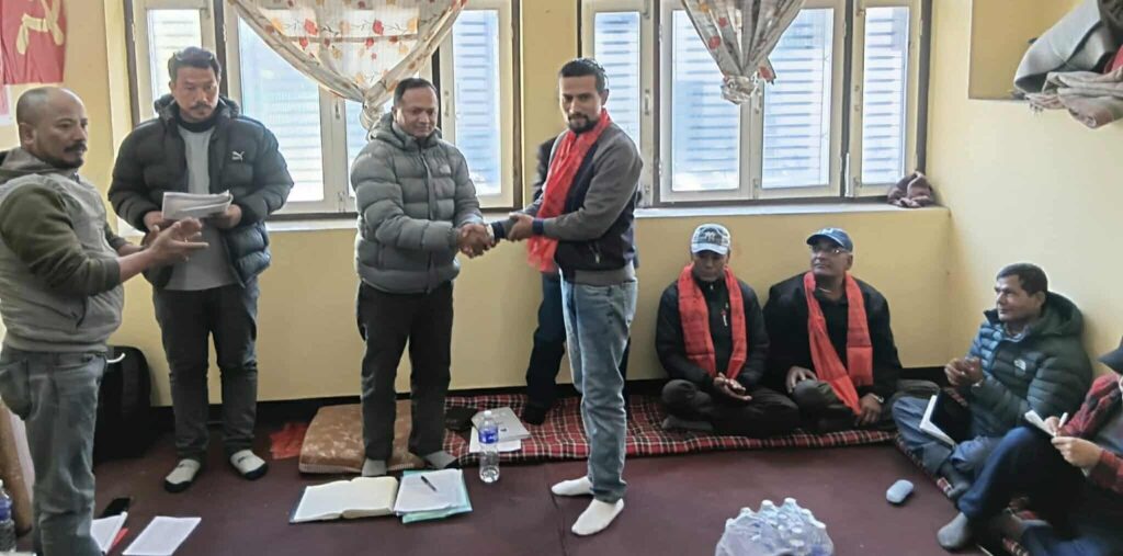 नेकपा (माओवादी) ललितपुरको बैठक सम्पन्न, ४ व्यक्तिद्वारा पार्टी प्रवेश